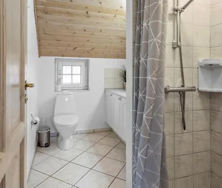 Lovely Waterfront Pool House 12 Persons Ferienhaus