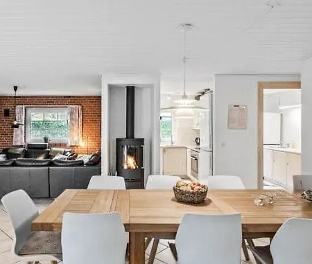 Lovely Waterfront Pool House 12 Persons * Bøtø By